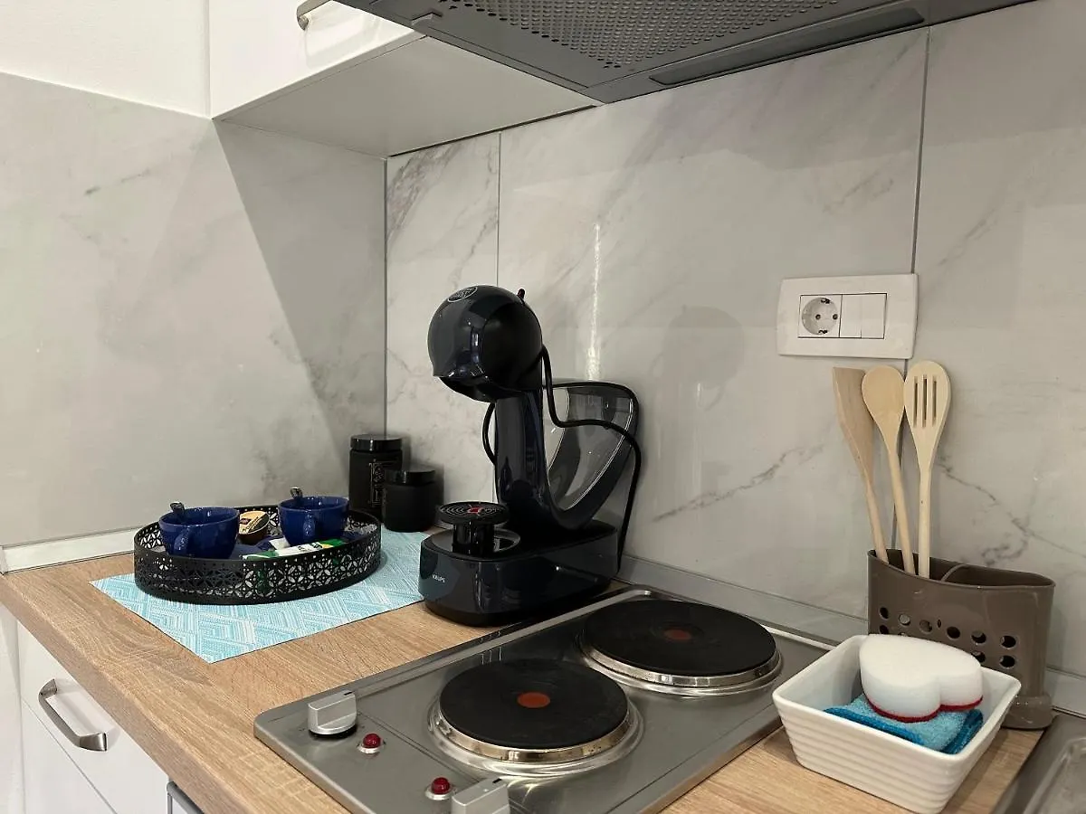 Studio Apartment Fiorello I Rijeka 0*,  Croatia